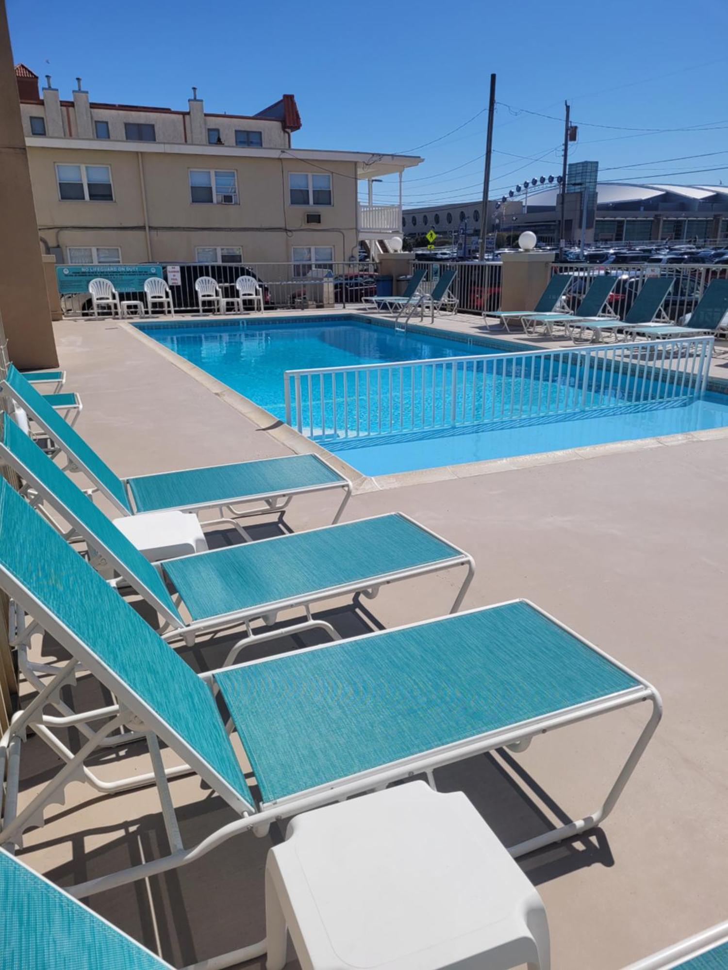 Motel Aquarius Oceanfront 3*